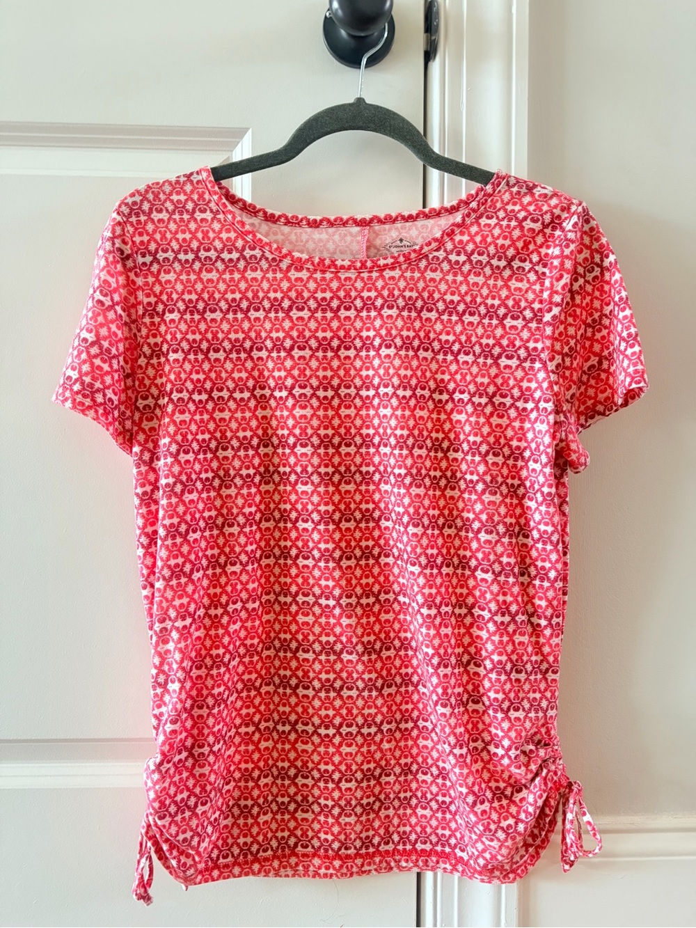 St. John's Bay Pink Geometric Short Sleeve Top